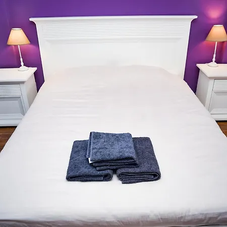 Lovely 1bedroom With Balcony And Parking Apartment *