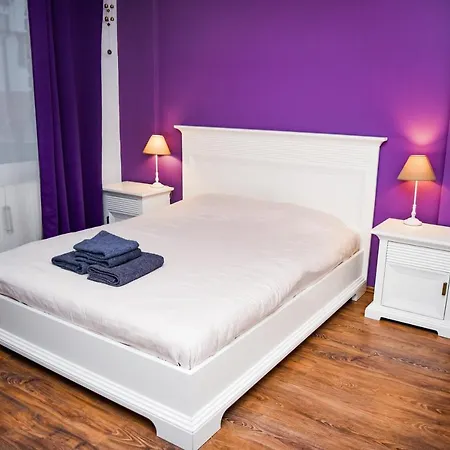 Apartment Lovely 1bedroom With Balcony And Parking *