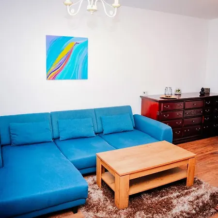 Lovely 1bedroom With Balcony And Parking Apartment *