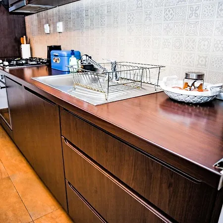 Apartment Lovely 1bedroom With Balcony And Parking *