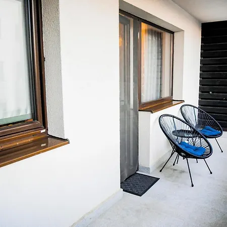 Apartment Lovely 1bedroom With Balcony And Parking *